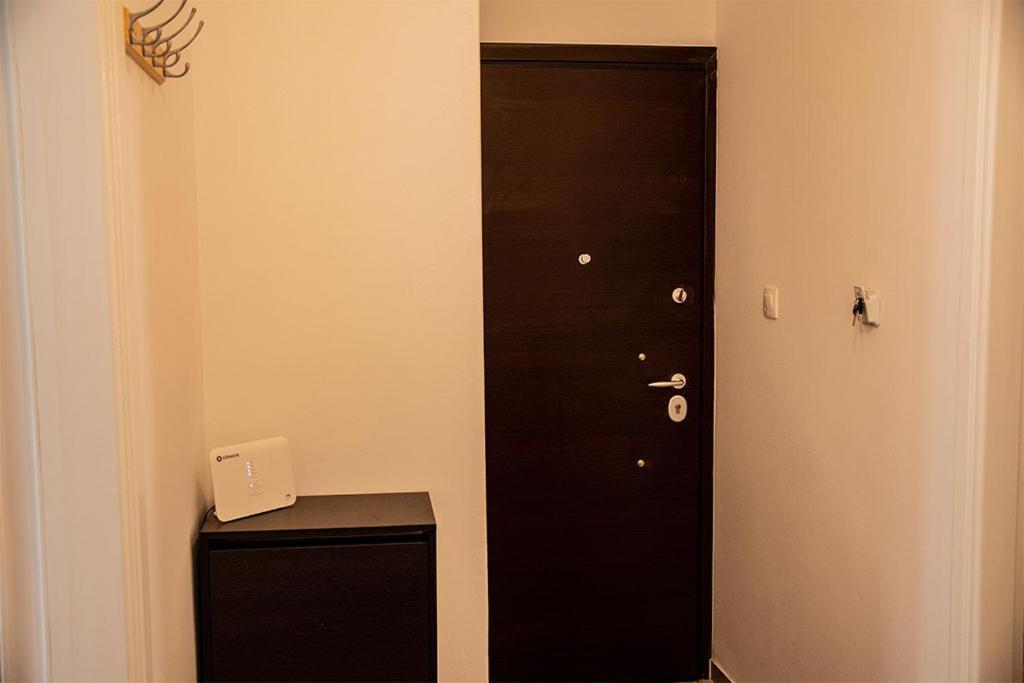 Your Apartment In Athena Bagian luar foto